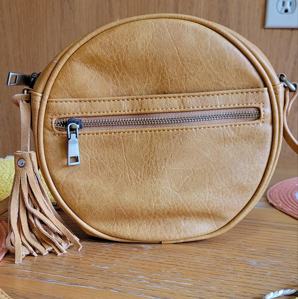 Antik Kraft Tan Crossbody Bag with Classic Design
